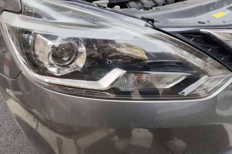 Used Nissan Sylphy 2016 1.6XV CVT Smart Enjoyment Version Right Front Headlight