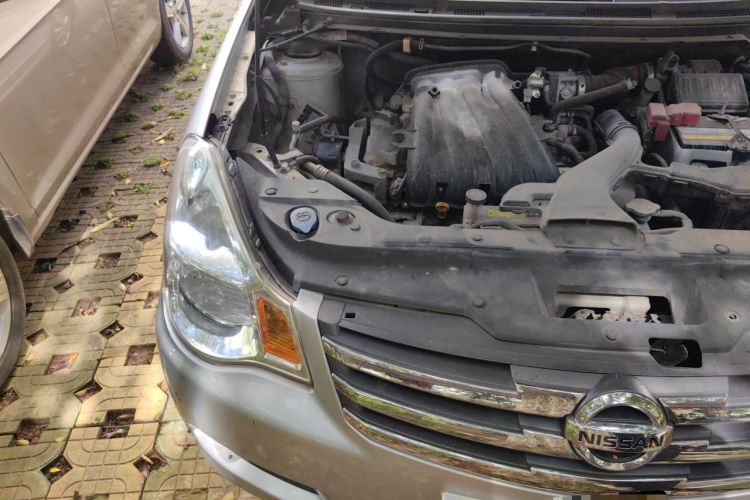 Used Nissan Sylphy 2016 Classic 1.6XE Manual Leading Edition Right Front Headlight