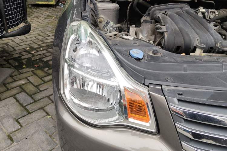 Used Nissan Sylphy 2016 Classic 1.6XE Automatic Comfort Edition Right Front Headlight