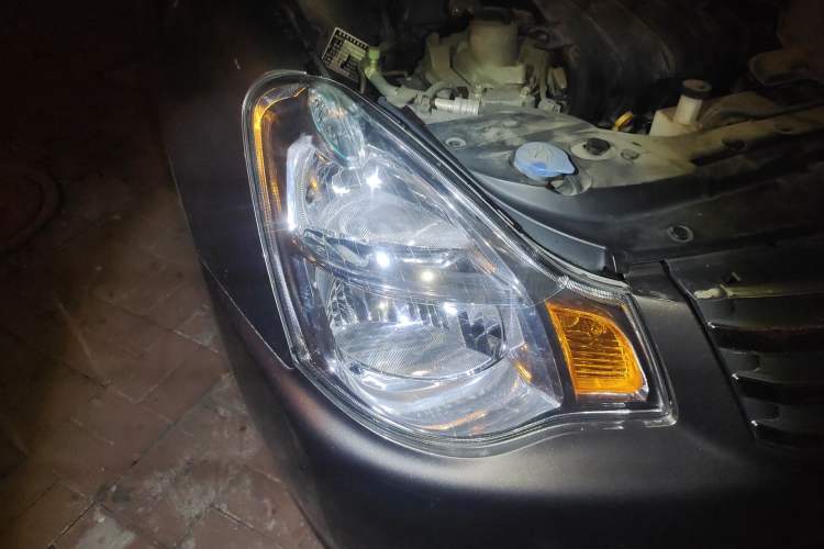 Used Nissan Sylphy 2016 Classic 1.6XE Manual Leading Edition Right Front Headlight