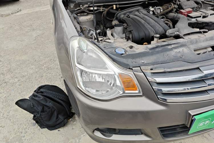 Used Nissan Sylphy 2016 Classic 1.6XE Manual Comfort Edition Right Front Headlight