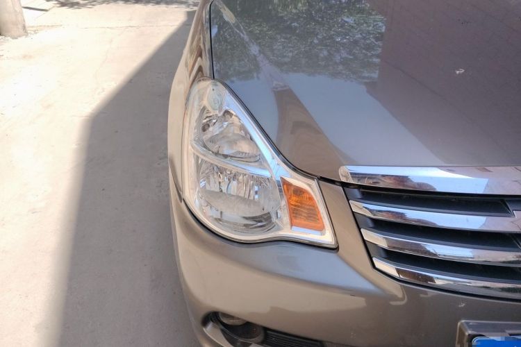 Used Nissan Sylphy 2016 Classic 1.6XE Manual Leading Edition Right Front Headlight