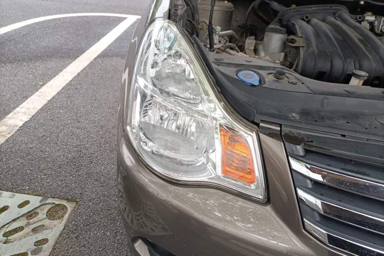 Used Nissan Sylphy 2016 Classic 1.6XE Manual Comfort Edition Right Front Headlight