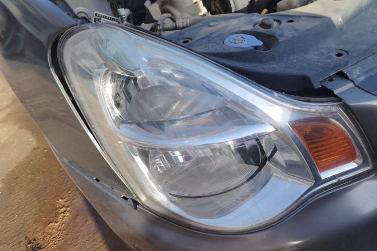 Used Nissan Sylphy 2016 Classic 1.6XE Manual Leading Edition Right Front Headlight