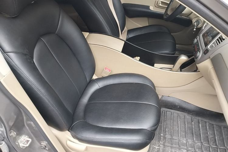 Used Nissan Sylphy 2016 Classic 1.6XE Automatic Leading Edition Right Front Seat