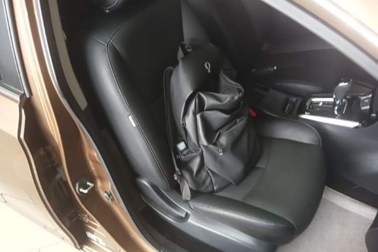 Used Nissan Sylphy 2016 1.6XV CVT Smart Enjoyment Version Right Front Seat