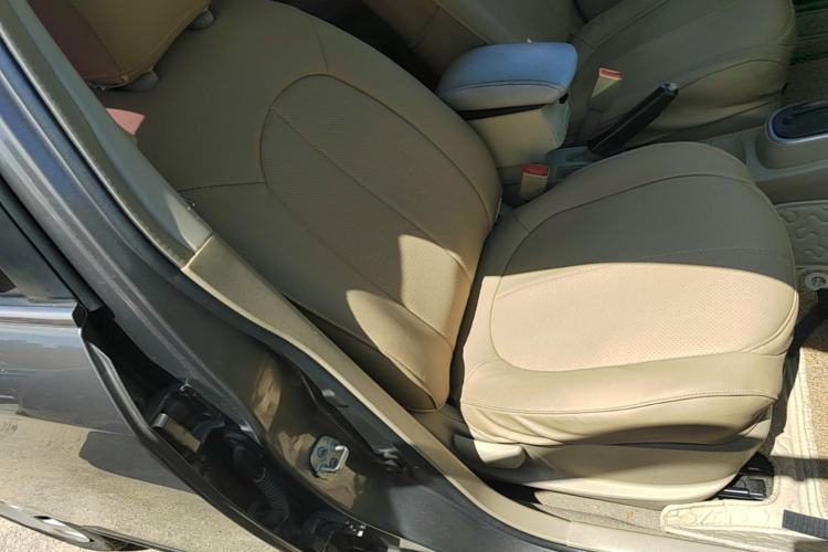 Used Nissan Sylphy 2016 Classic 1.6XE Automatic Comfort Edition Right Front Seat