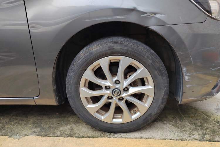 Used Nissan Sylphy 2016 1.6XV CVT ZhiZun Edition Right Front Wheel Hub