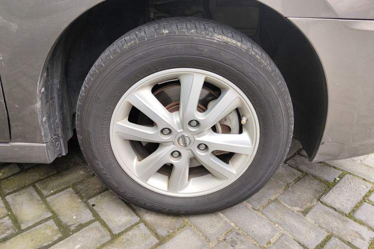 Used Nissan Sylphy 2016 Classic 1.6XE Automatic Comfort Edition Right Front Wheel Hub