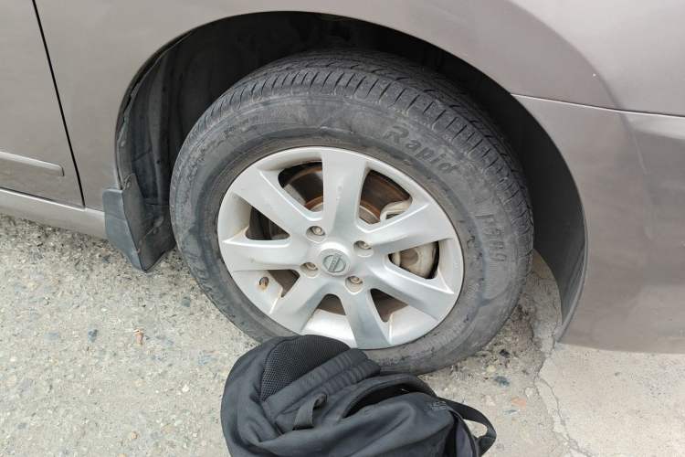 Used Nissan Sylphy 2016 Classic 1.6XE Manual Comfort Edition Right Front Wheel Hub