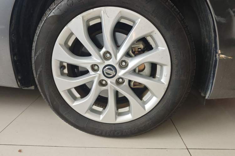 Used Nissan Sylphy 2016 1.6 XL CVT Luxury Edition Right Front Wheel Hub