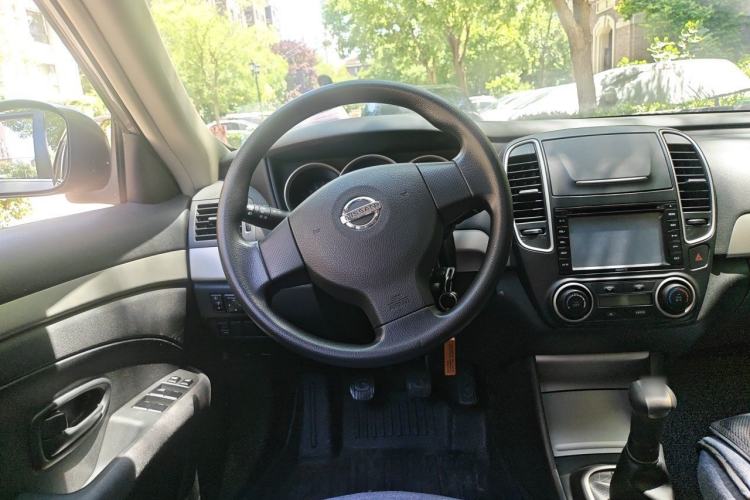 Used Nissan Sylphy 2016 Classic 1.6XE Manual Leading Edition Steering Wheel