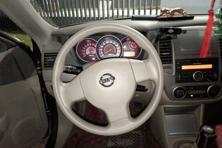 Used Nissan Sylphy 2016 Classic 1.6XE Manual Leading Edition Steering Wheel