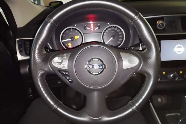 Used Nissan Sylphy 2016 1.6XV CVT Smart Enjoyment Version Steering Wheel
