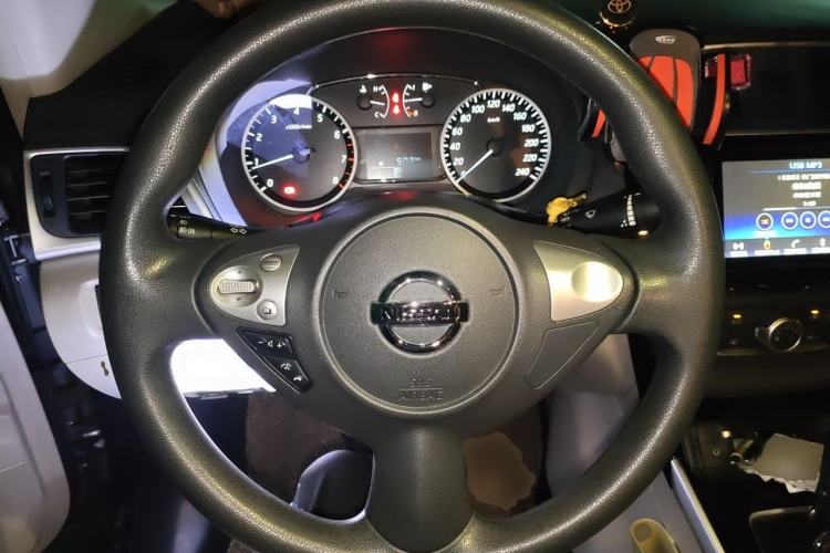 Used Nissan Sylphy 2016 1.6XV CVT Smart Enjoyment Version Steering Wheel
