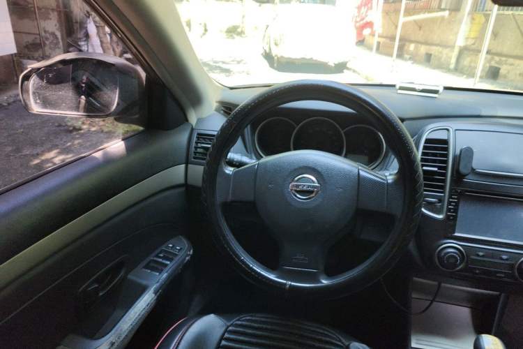 Used Nissan Sylphy 2016 Classic 1.6XE Manual Leading Edition Steering Wheel