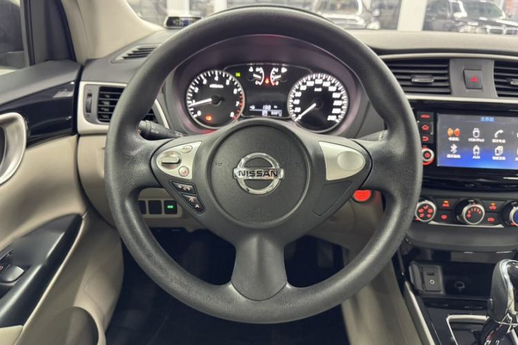 Used Nissan Sylphy 2016 1.6XV CVT Smart Enjoyment Version Steering Wheel