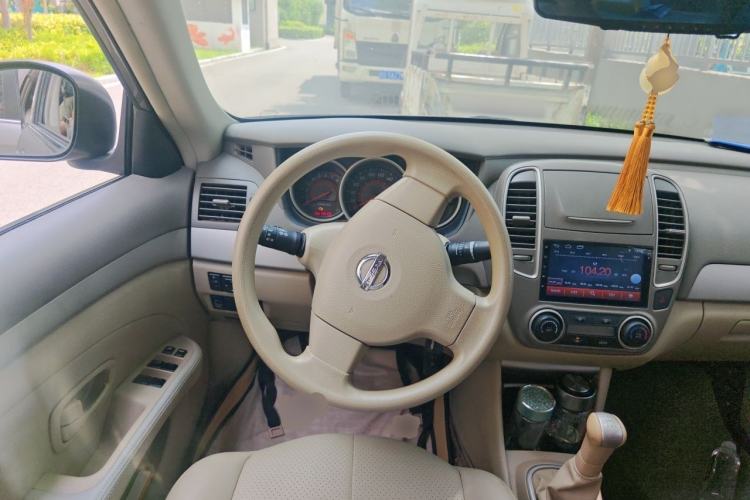 Used Nissan Sylphy 2016 Classic 1.6XE Manual Leading Edition Steering Wheel