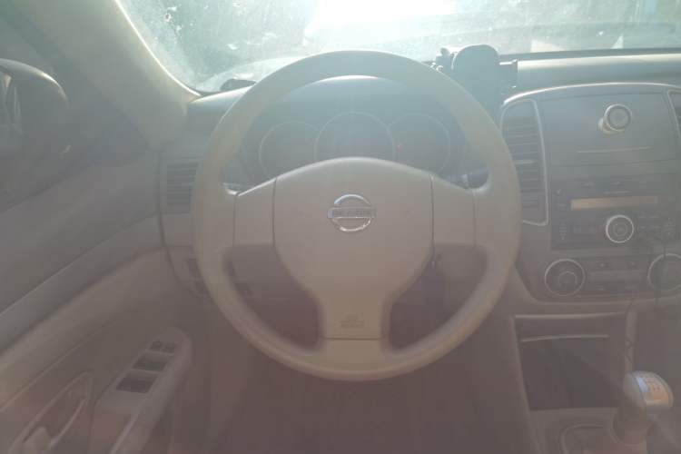 Used Nissan Sylphy 2016 Classic 1.6XE Manual Leading Edition Steering Wheel