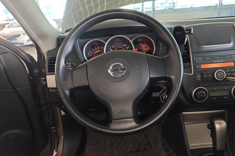 Used Nissan Sylphy 2016 Classic 1.6XE Automatic Comfort Edition Steering Wheel