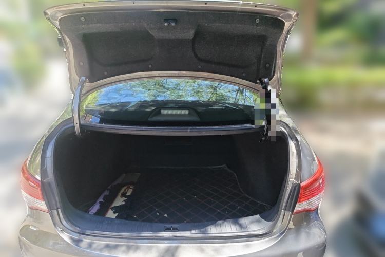 Used Nissan Sylphy 2016 Classic 1.6XE Manual Leading Edition Trunk