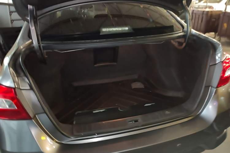 Used Nissan Sylphy 2016 1.6XV CVT Smart Enjoyment Version Trunk