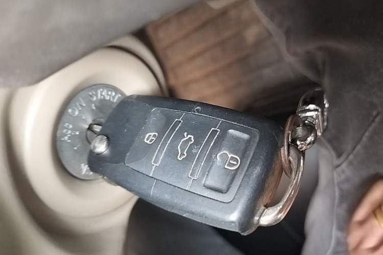 Used Nissan Sylphy 2016 Classic 1.6XE Automatic Leading Edition Vehicle Key