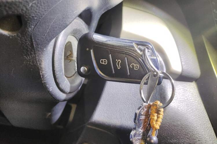 Used Nissan Sylphy 2016 Classic 1.6XE Manual Leading Edition Vehicle Key