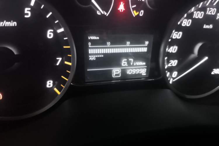 Used Nissan Sylphy 2016 1.6 XL CVT Luxury Edition Odometer Close Up