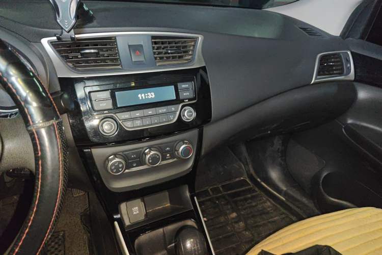 Used Nissan Sylphy 2016 1.6 XL Manual Luxury Edition Audio And AC Panel