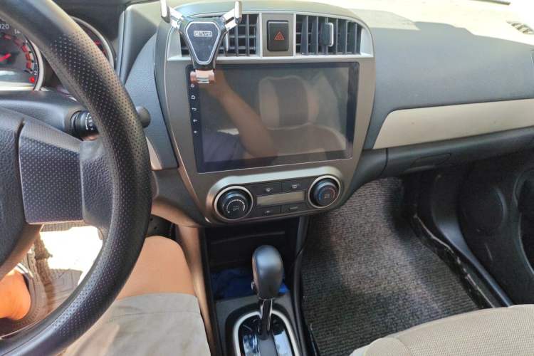 Used Nissan Sylphy 2016 Classic 1.6 XL Automatic Luxury Edition Audio And AC Panel