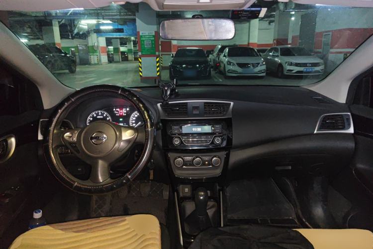 Used Nissan Sylphy 2016 1.6 XL Manual Luxury Edition Center Console