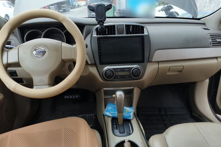 Used Nissan Sylphy 2016 Classic 1.6 XL Automatic Luxury Edition Center Console