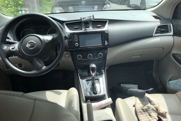Used Nissan Sylphy 2016 1.6 XL CVT Deluxe Edition Center Console