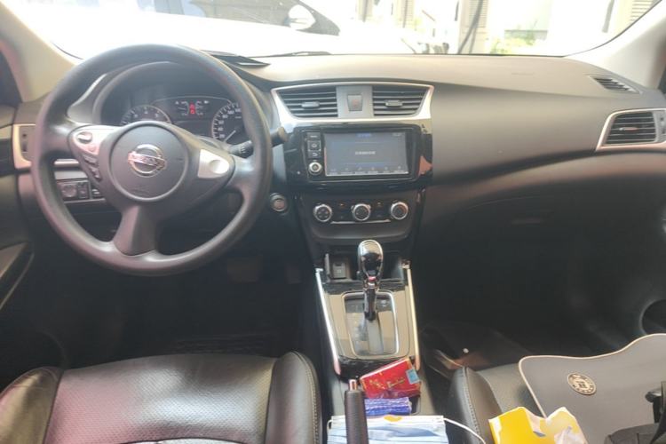 Used Nissan Sylphy 2016 1.6 XL CVT Deluxe Edition Center Console
