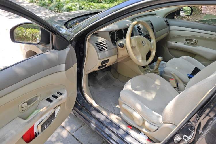 Used Nissan Sylphy 2016 Classic 1.6XE Manual Comfort Edition Driver Seat