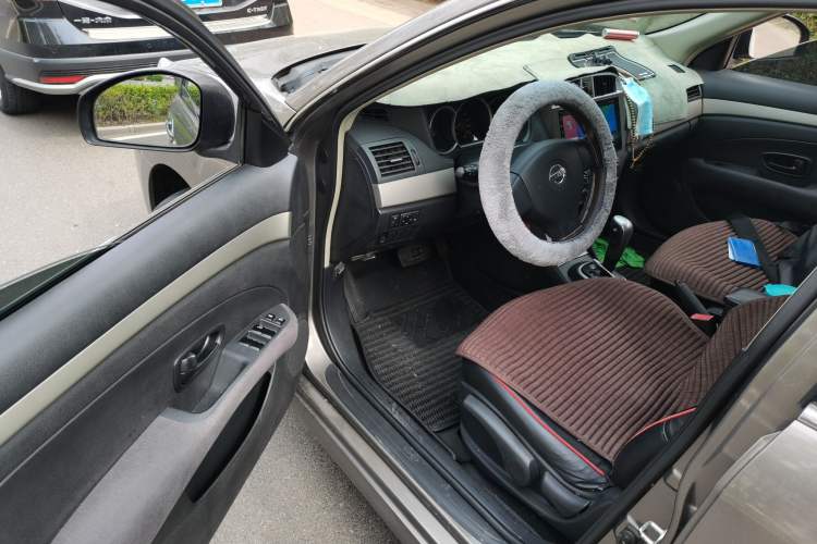 Used Nissan Sylphy 2016 Classic 1.6XE Automatic Leading Edition Driver Seat