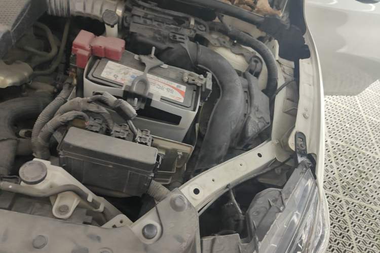 Used Nissan Sylphy 2016 1.6 XL CVT Deluxe Edition Engine Bay Left