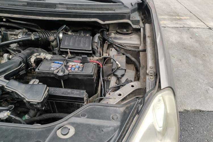 Used Nissan Sylphy 2016 Classic 1.6XE Manual Comfort Edition Engine Bay Left