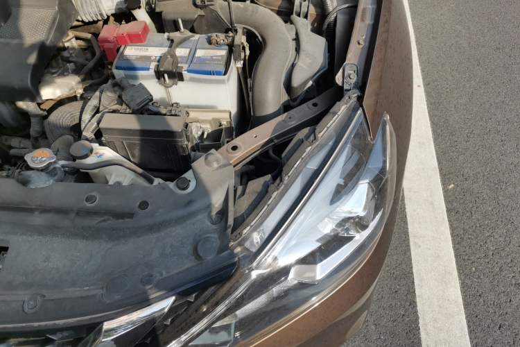 Used Nissan Sylphy 2016 1.6 XL CVT Deluxe Edition Engine Bay Left