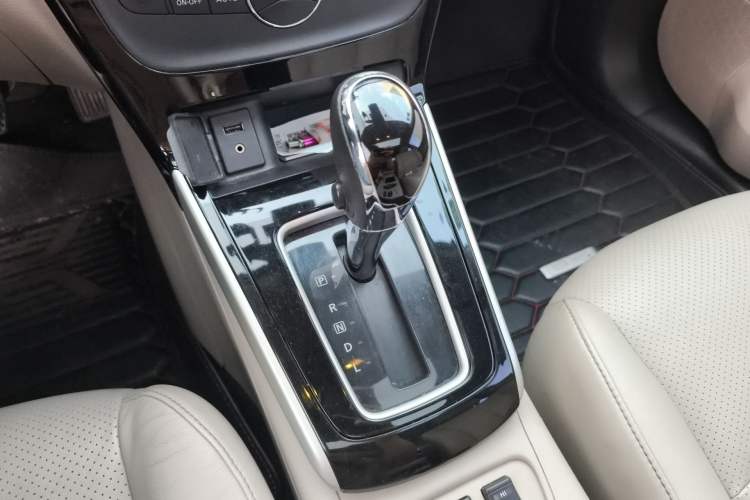 Used Nissan Sylphy 2016 1.8XV CVT Prestige Edition Gear Lever