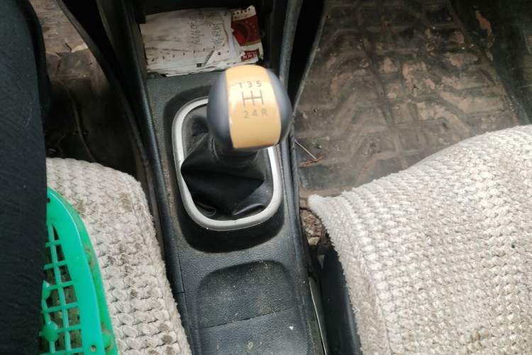 Used Nissan Sylphy 2016 Classic 1.6XE Manual Comfort Edition Gear Lever