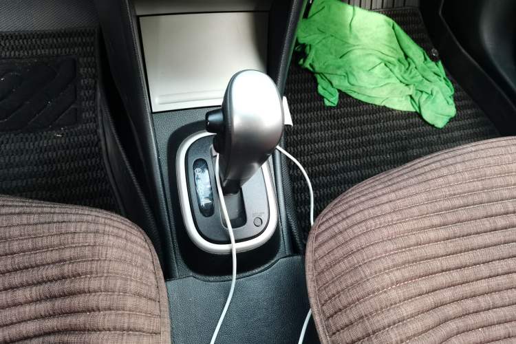 Used Nissan Sylphy 2016 Classic 1.6XE Automatic Leading Edition Gear Lever