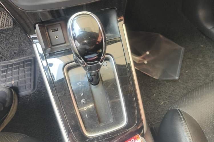 Used Nissan Sylphy 2016 1.6 XL CVT Deluxe Edition Gear Lever