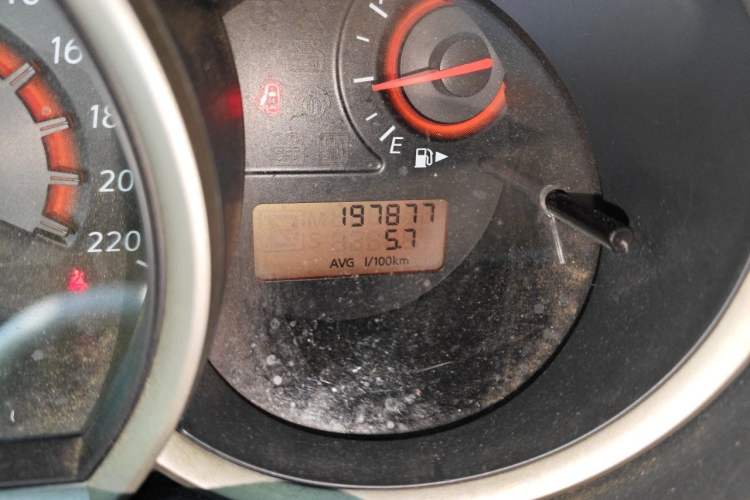 Used Nissan Sylphy 2016 Classic 1.6XE Manual Comfort Edition Odometer Close Up