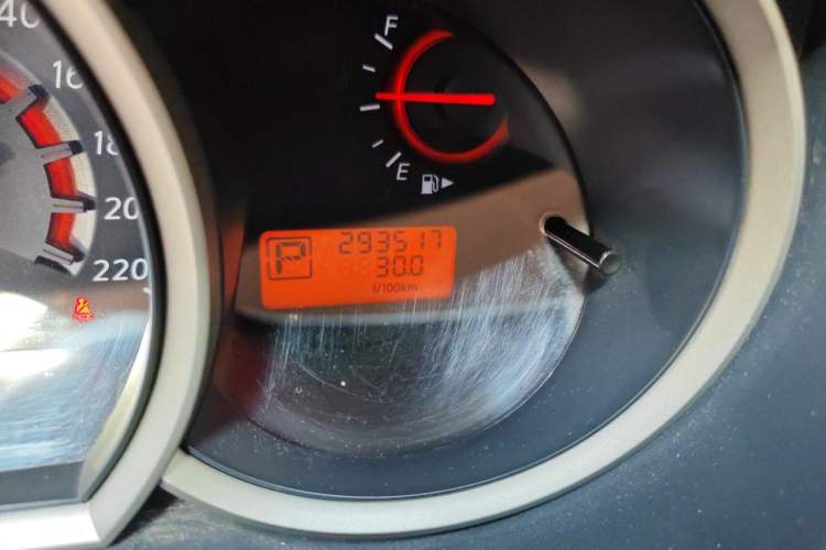 Used Nissan Sylphy 2016 Classic 1.6 XL Automatic Luxury Edition Odometer Close Up