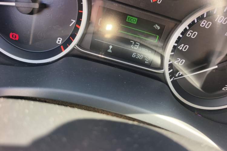 Used Nissan Sylphy 2016 1.6 XL Manual Luxury Edition Odometer Close Up