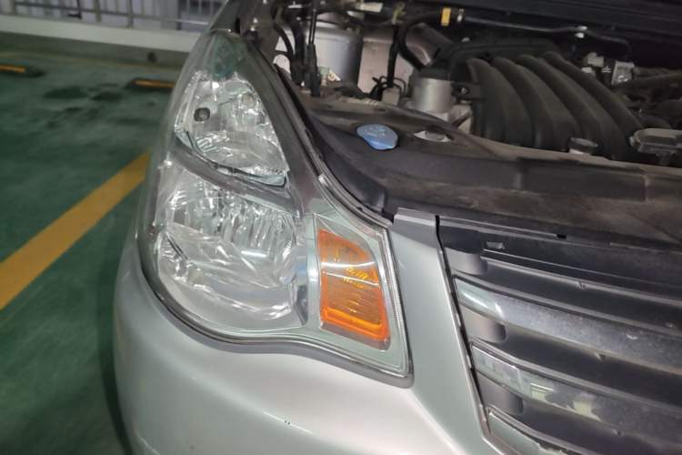 Used Nissan Sylphy 2016 Classic 1.6XE Manual Comfort Edition Right Front Headlight