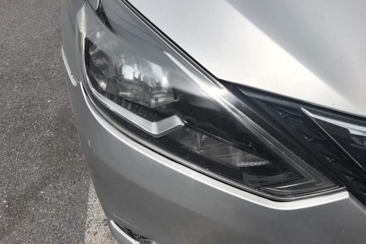 Used Nissan Sylphy 2016 1.6 XL CVT Deluxe Edition Right Front Headlight