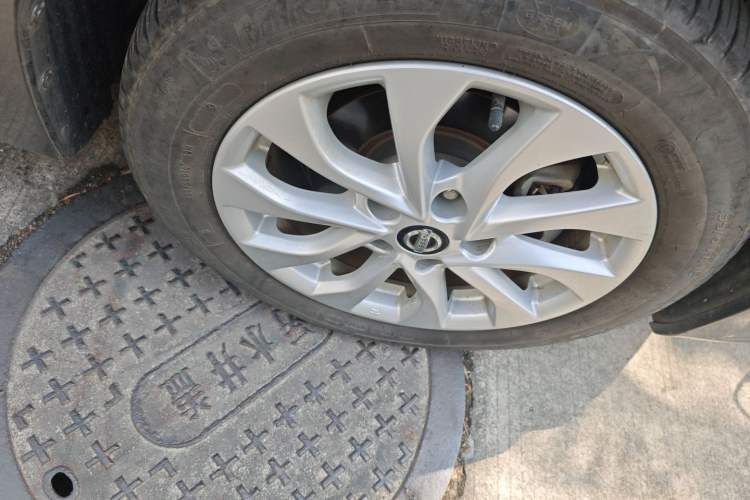 Used Nissan Sylphy 2016 1.6 XL CVT Deluxe Edition Right Front Wheel Hub